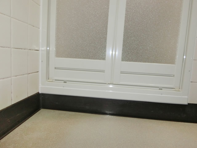 浴室中折れドア取替工事　施工事例　名古屋市昭和区